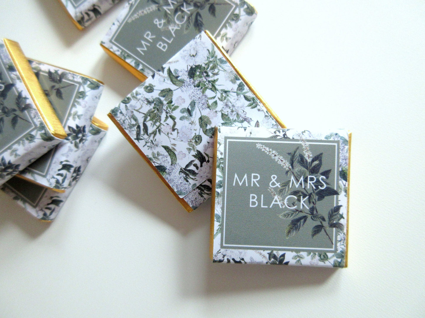 Personalized Green Wedding Chocolate Favours – Custom Guest Favours (Pack of 25)