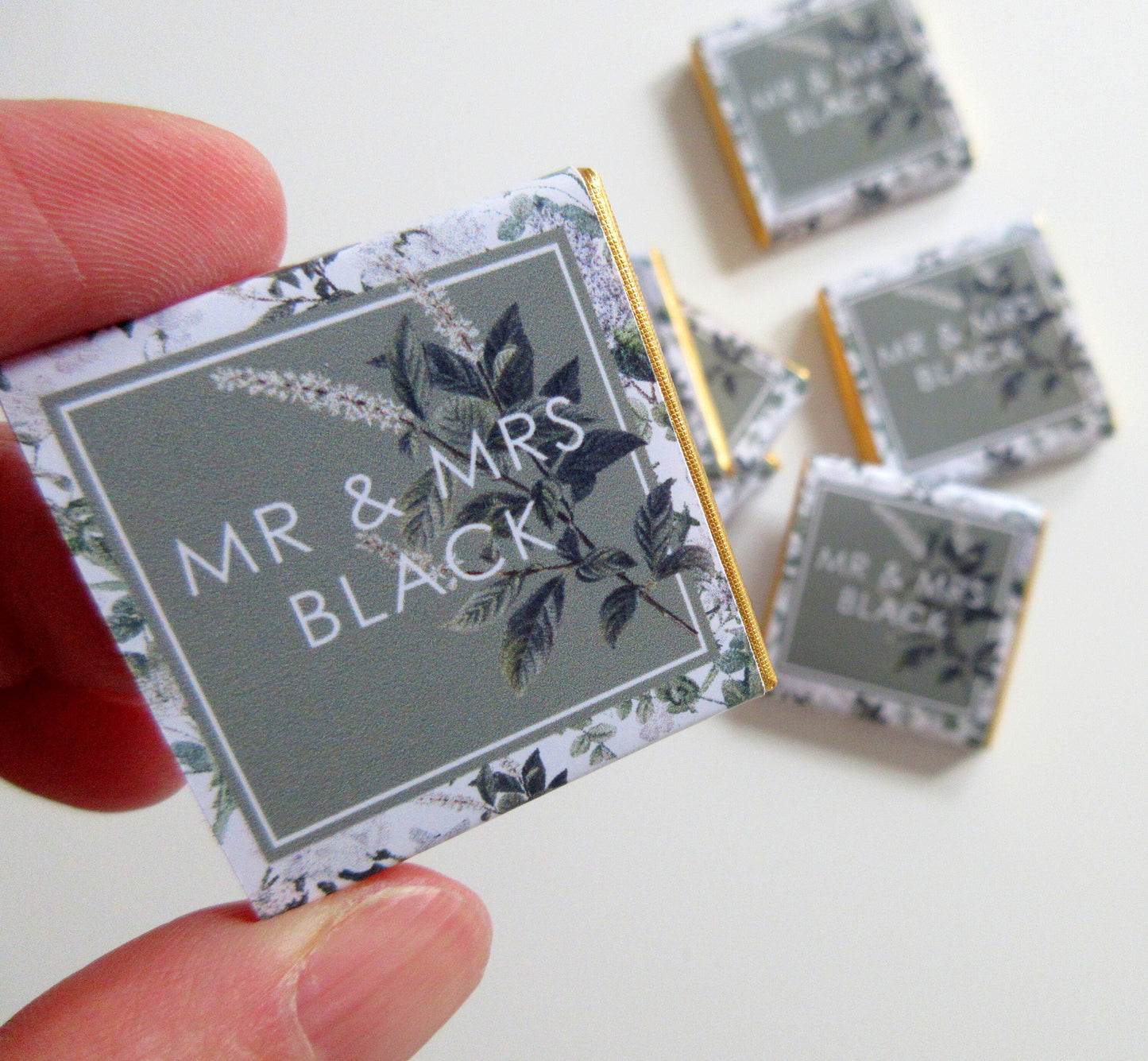 Personalized Green Wedding Chocolate Favours – Custom Guest Favours (Pack of 25)