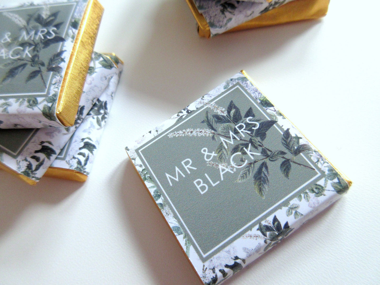Personalized Green Wedding Chocolate Favours – Custom Guest Favours (Pack of 25)