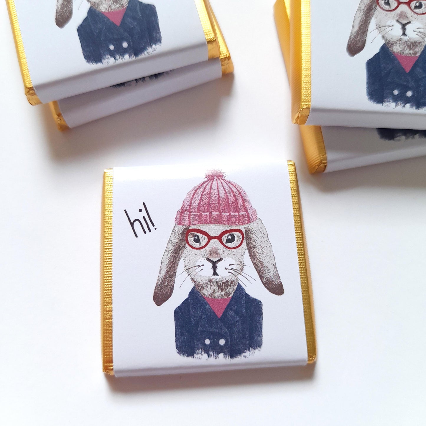 Personalized Hare with Pink Hat Chocolate Favours – Cute Birthday Party Treats (Pack of 25)