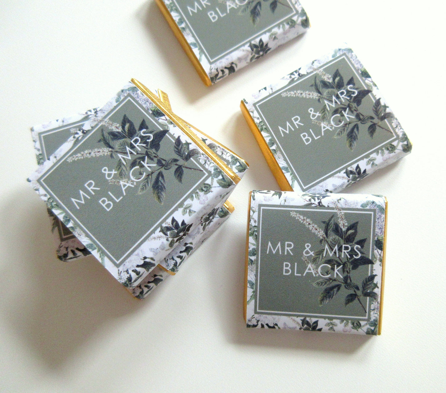 Personalized Green Wedding Chocolate Favours – Custom Guest Favours (Pack of 25)
