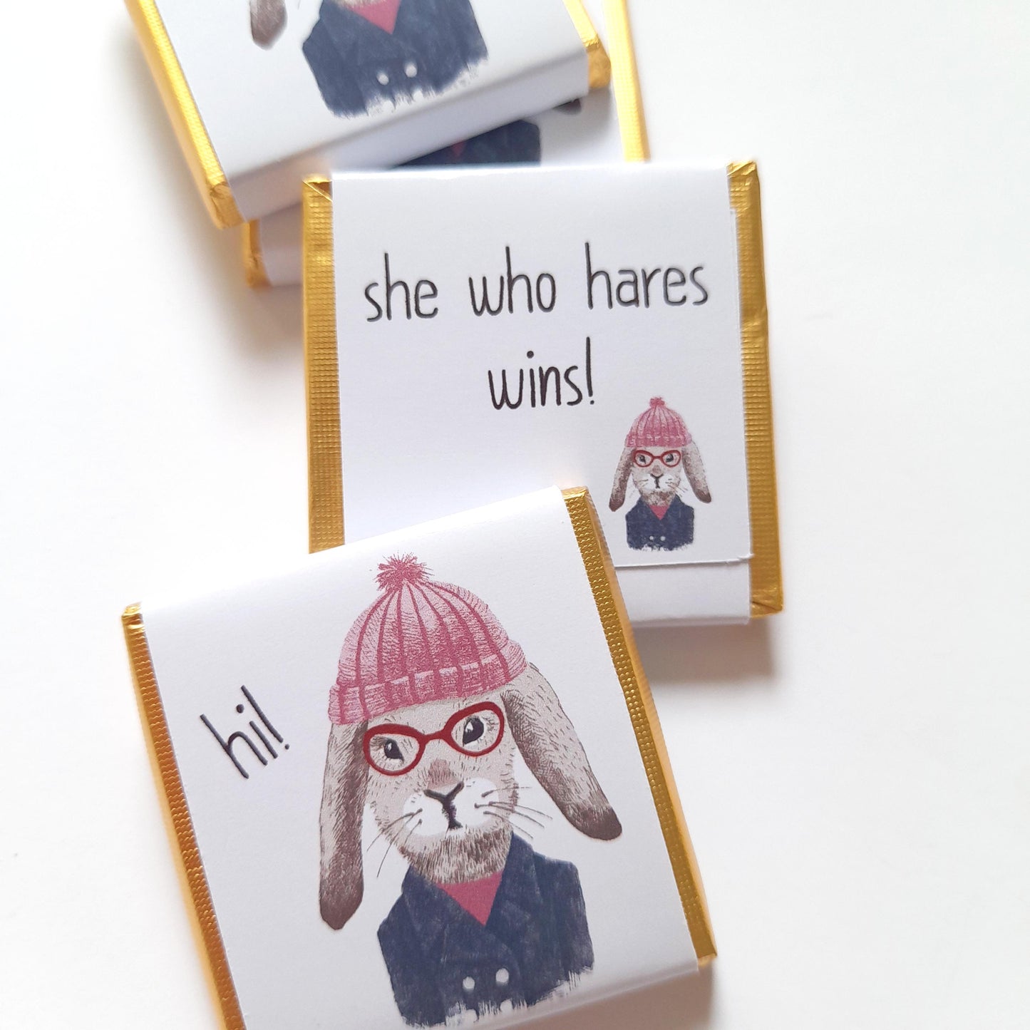 Personalized Hare with Pink Hat Chocolate Favours – Cute Birthday Party Treats (Pack of 25)
