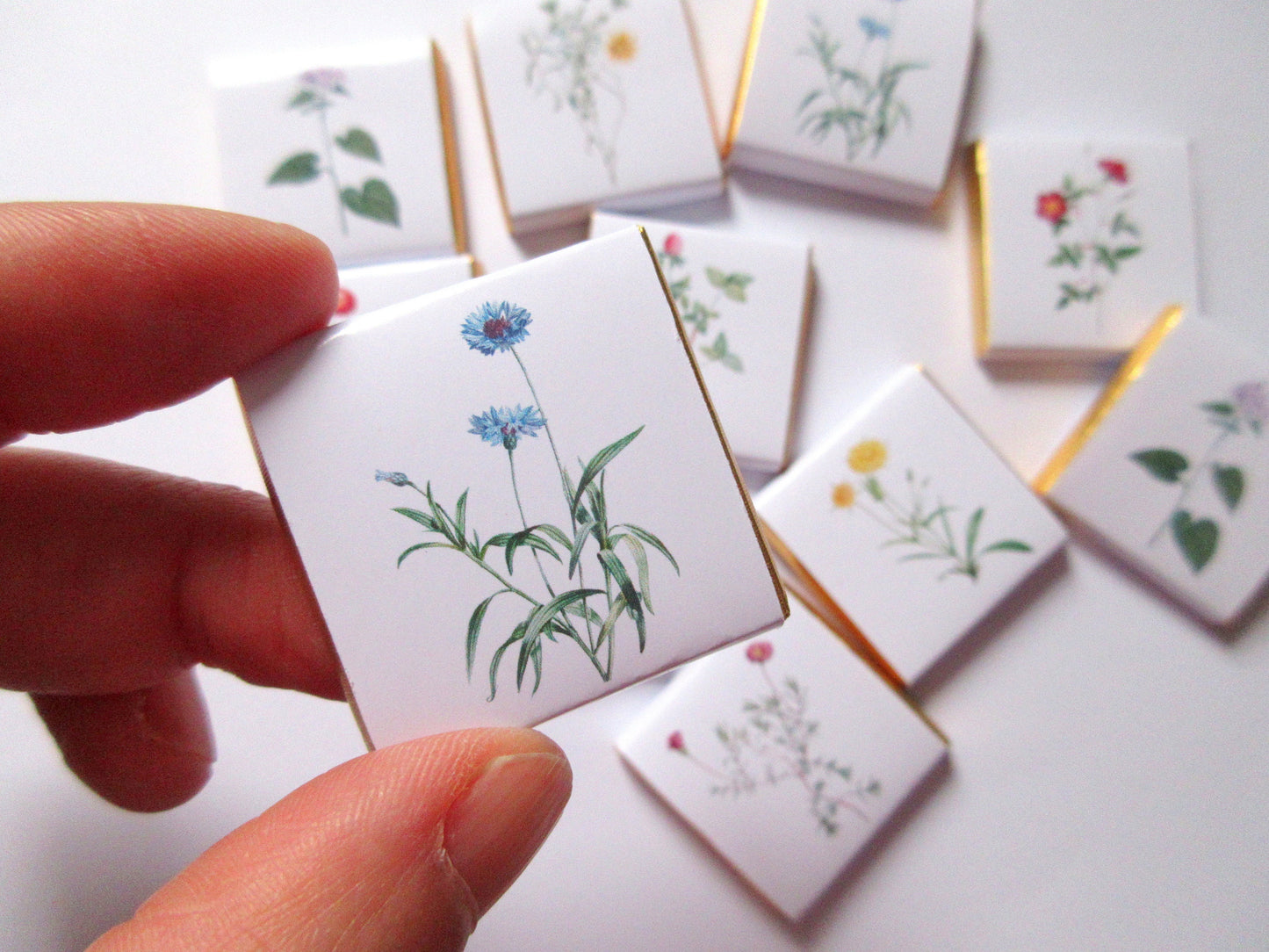 Wild Flower Thank You Favours – Personalised Botanical Chocolates (Pack of 25)