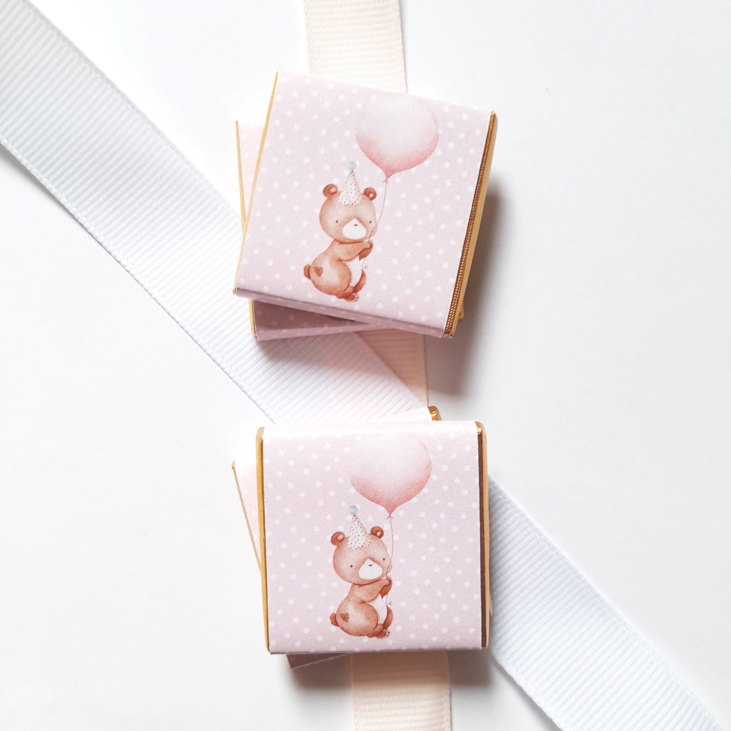 Personalised 1st Birthday Baby Bear Chocolate Favours (Pack of 25)
Purpose: Party favours and keepsakes for a child's first birthday celebration.
Customization: The chocolates can be personalised on the back.