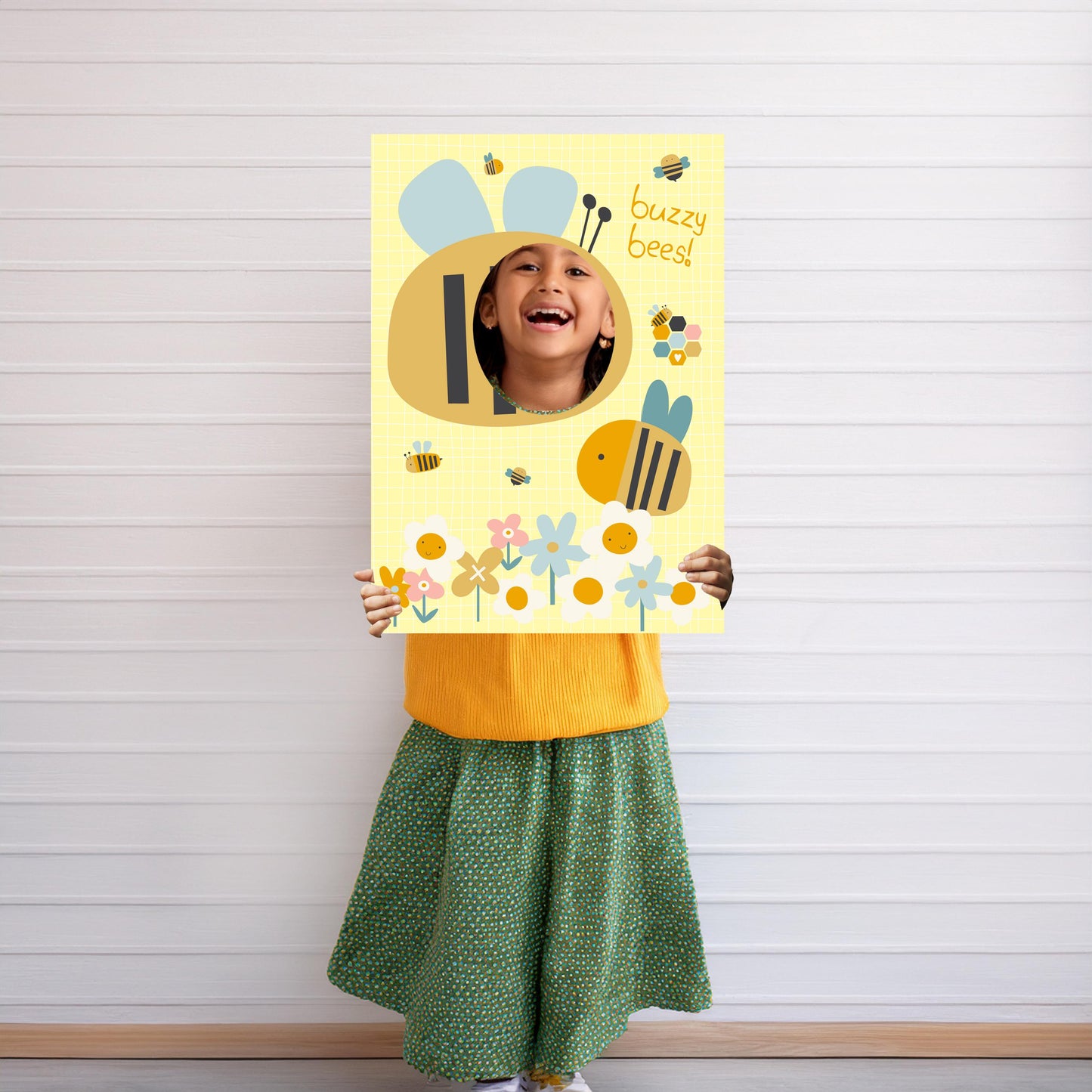 Bee Photo Booth Prop – Face-in-the-Hole Bee (5 mm Foam)