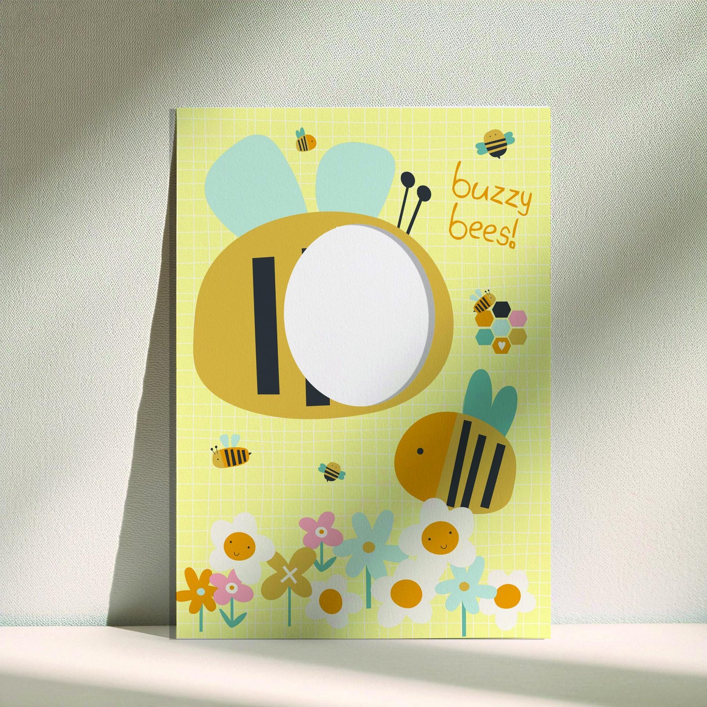 Bee Photo Booth Prop – Face-in-the-Hole Bee (5 mm Foam)