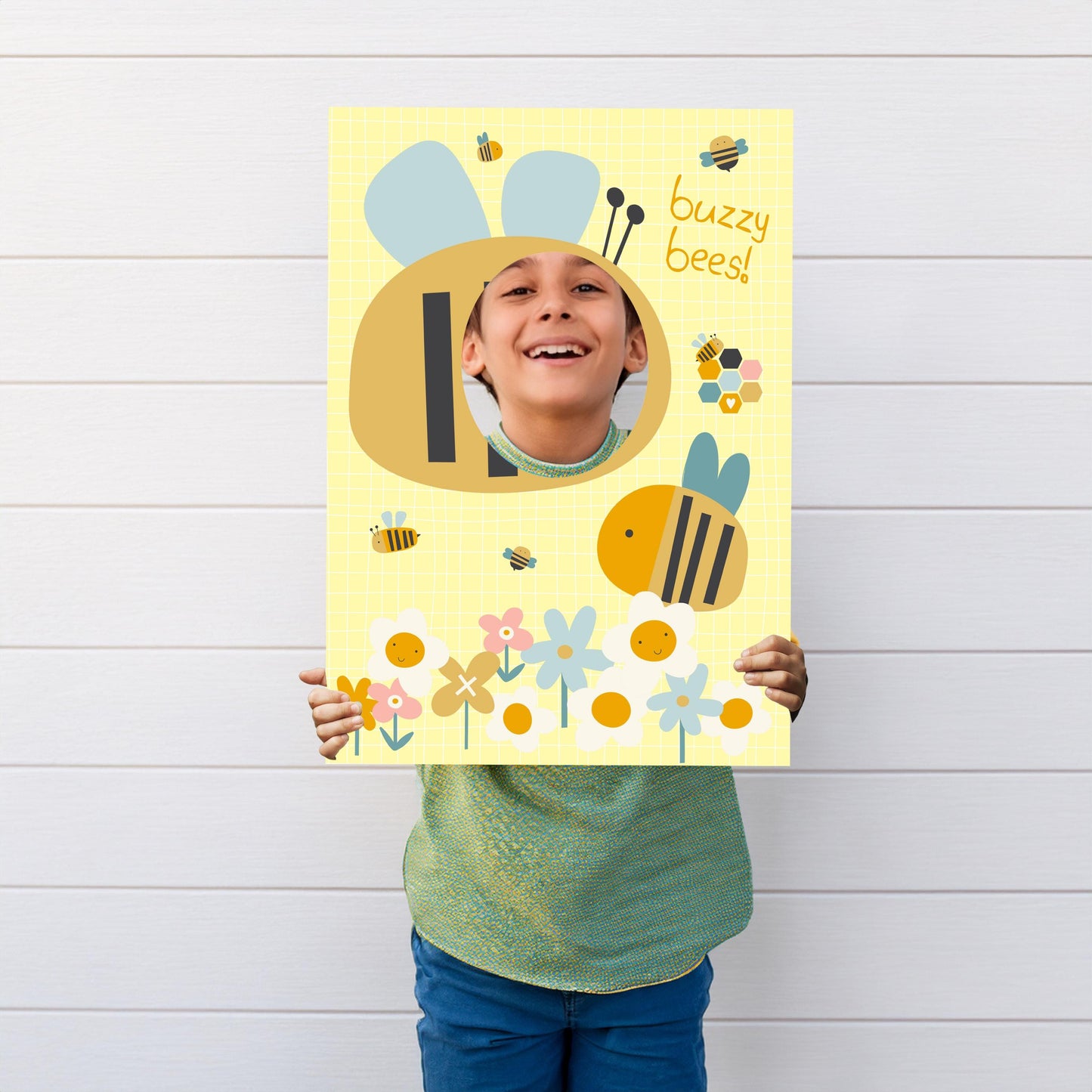 Bee Photo Booth Prop – Face-in-the-Hole Bee (5 mm Foam)