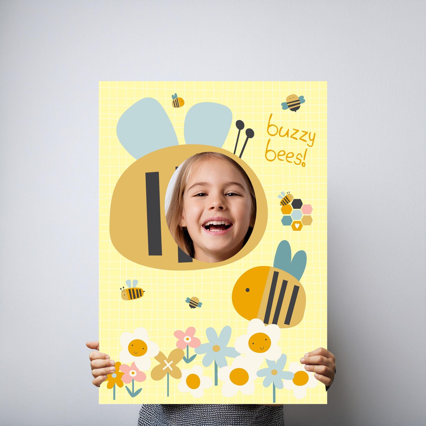 Bee Photo Booth Prop – Face-in-the-Hole Bee (5 mm Foam)