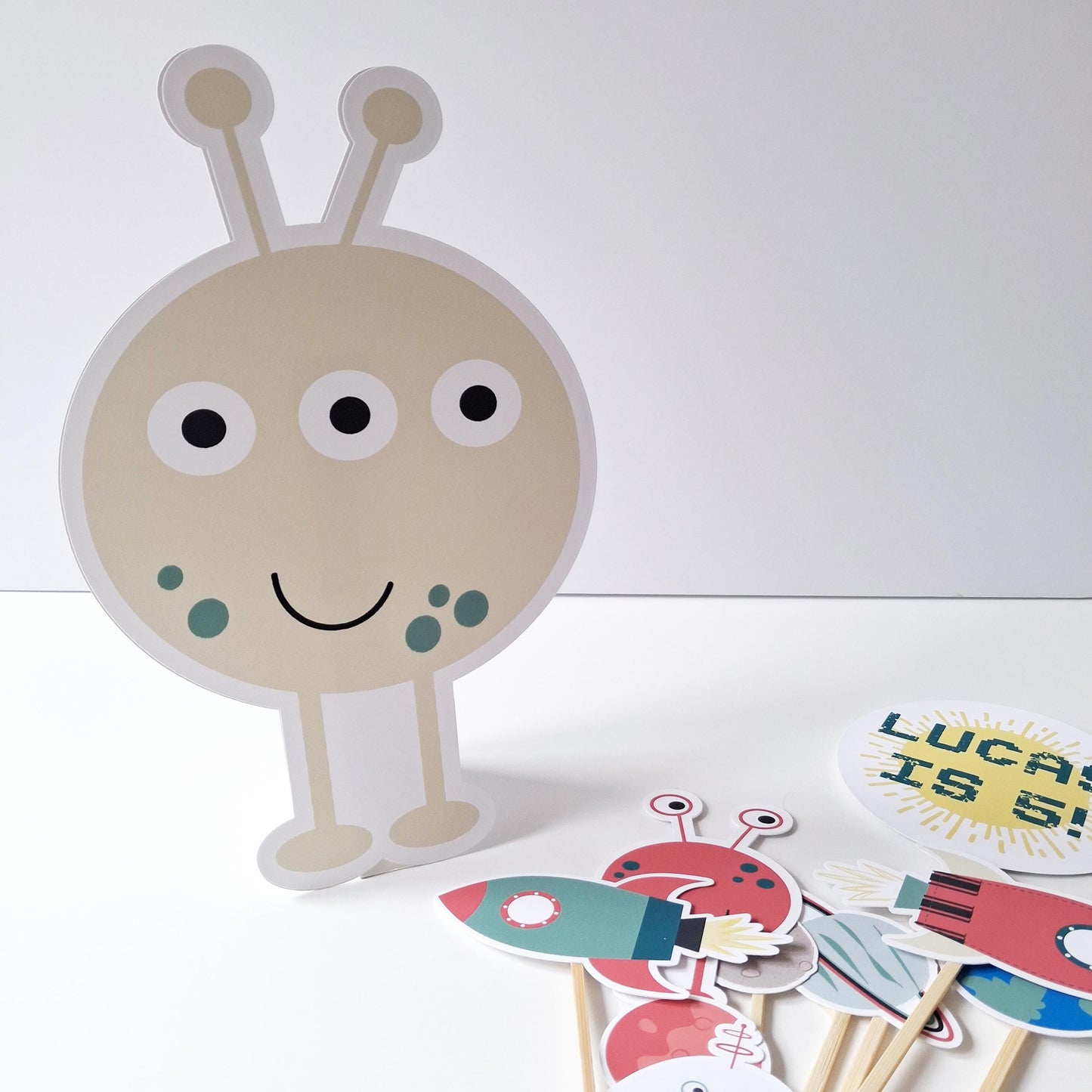 Personalised Space Cake Topper Set – Alien, Rocket and Planet Party Décor