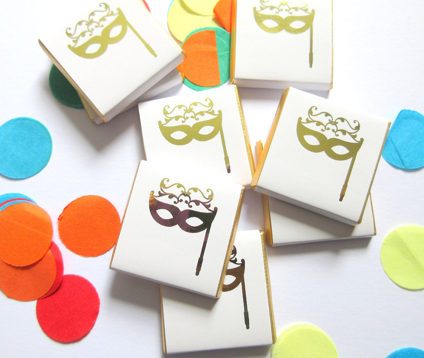 Personalized Masquerade Ball Chocolates – Carnival Party Guests Favours (Pack of 25 pcs)