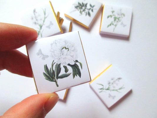 White Flowers Botanical Wedding Chocolate Favours – Personalized Thank You Treats (25 pcs)