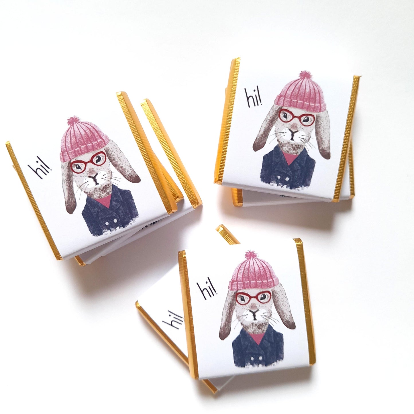 Personalized Hare with Pink Hat Chocolate Favours – Cute Birthday Party Treats (Pack of 25)
