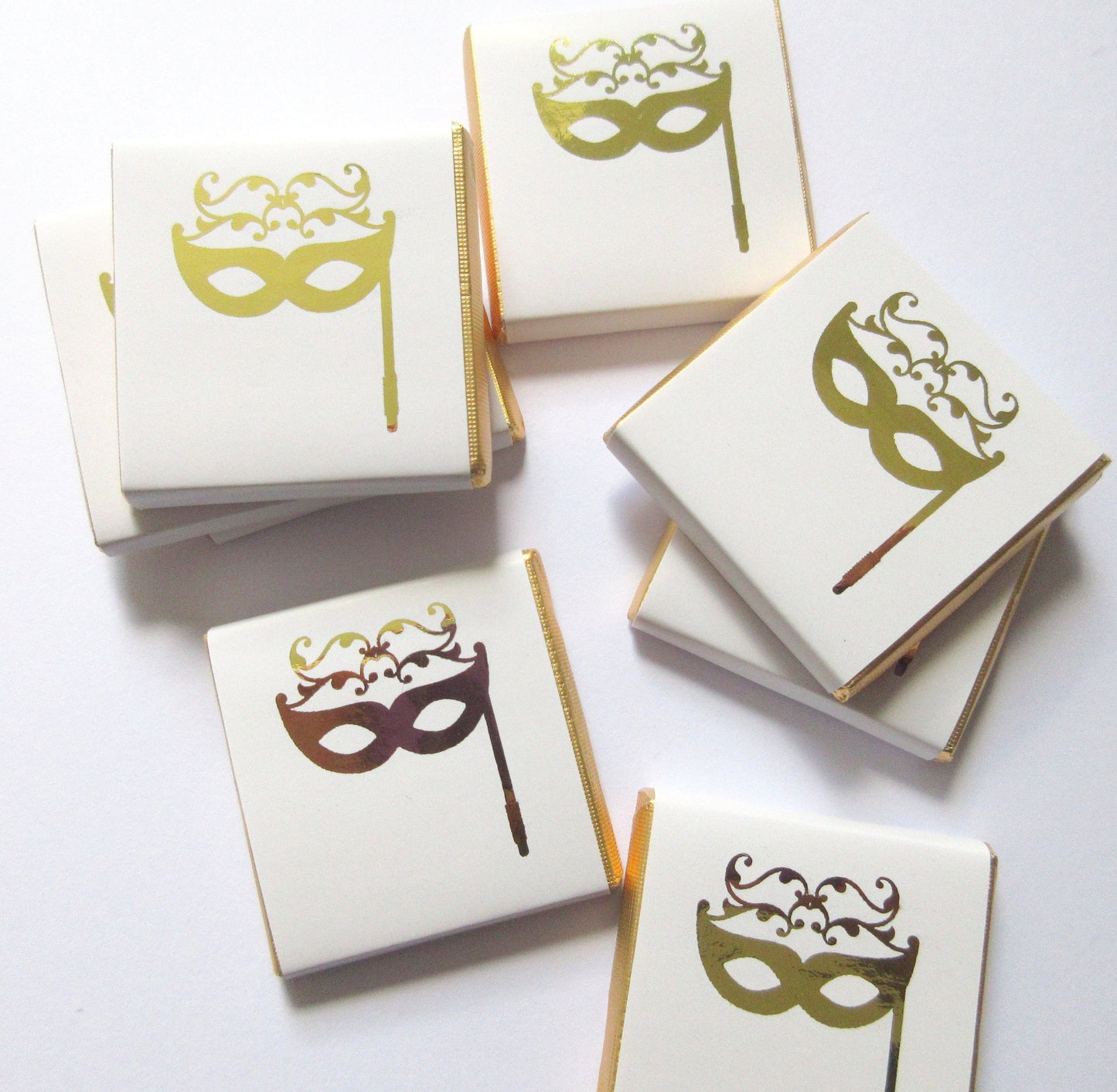 Personalized Masquerade Ball Chocolates – Carnival Party Guests Favours (Pack of 25 pcs)