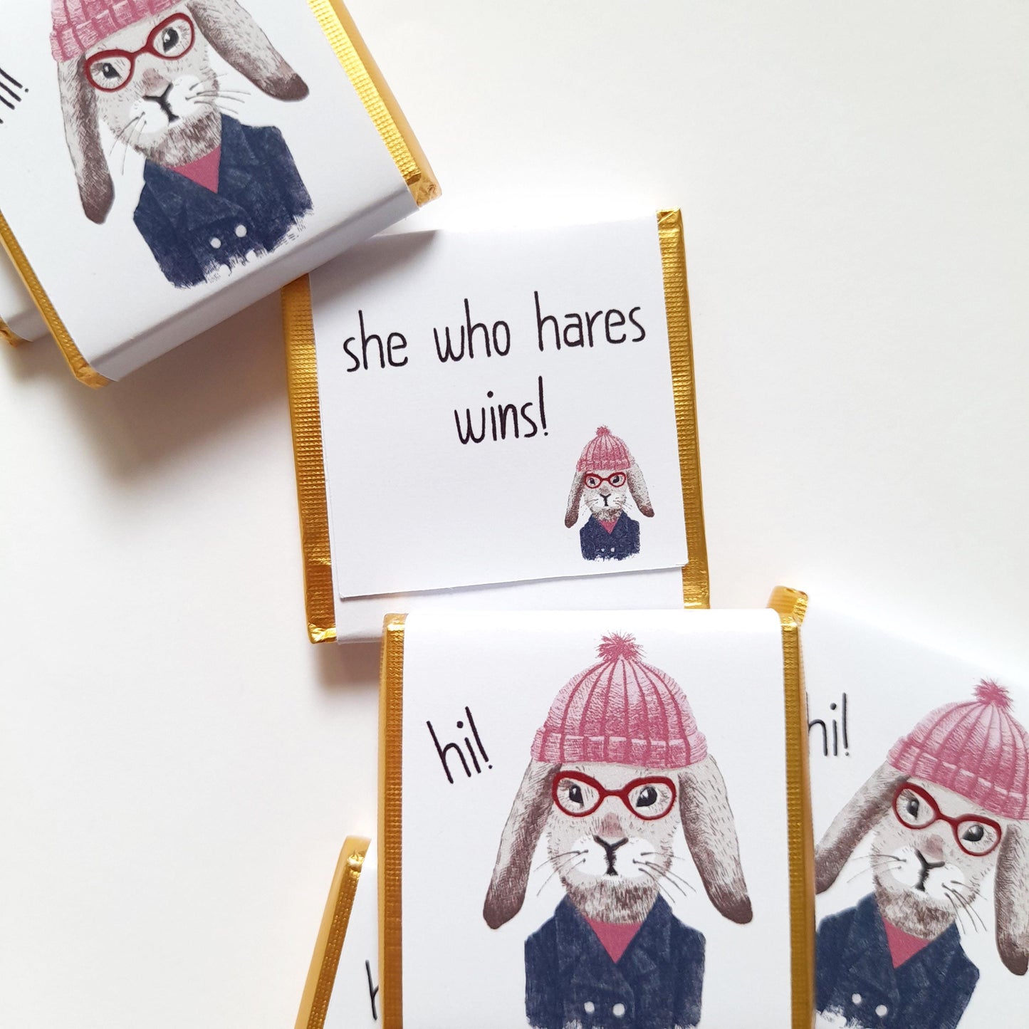 Personalized Hare with Pink Hat Chocolate Favours – Cute Birthday Party Treats (Pack of 25)