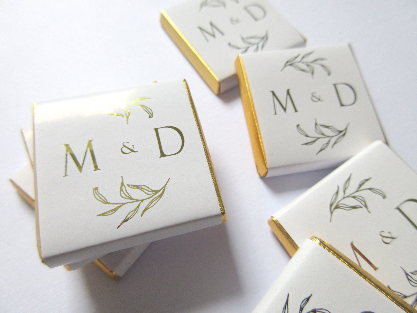 Personalized Wedding Chocolate Favours – Golden Leaves and Initials Design, White & Gold (Set of 25)