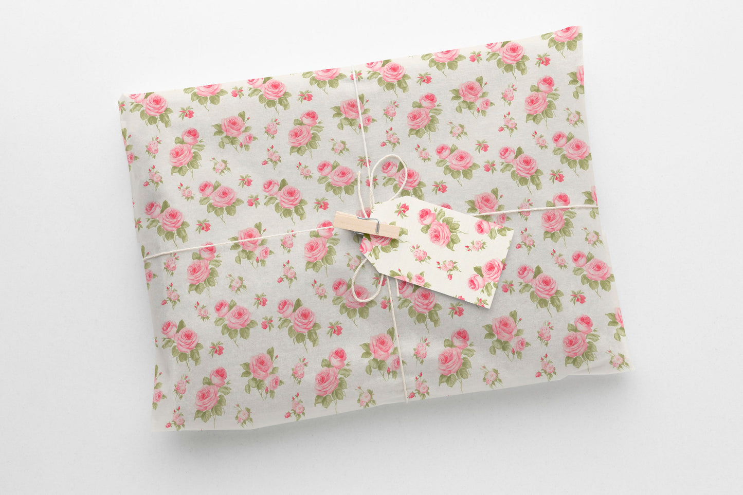 Large Retro Rococo Roses Gift Paper – Elegant Floral Wrapping Sheet