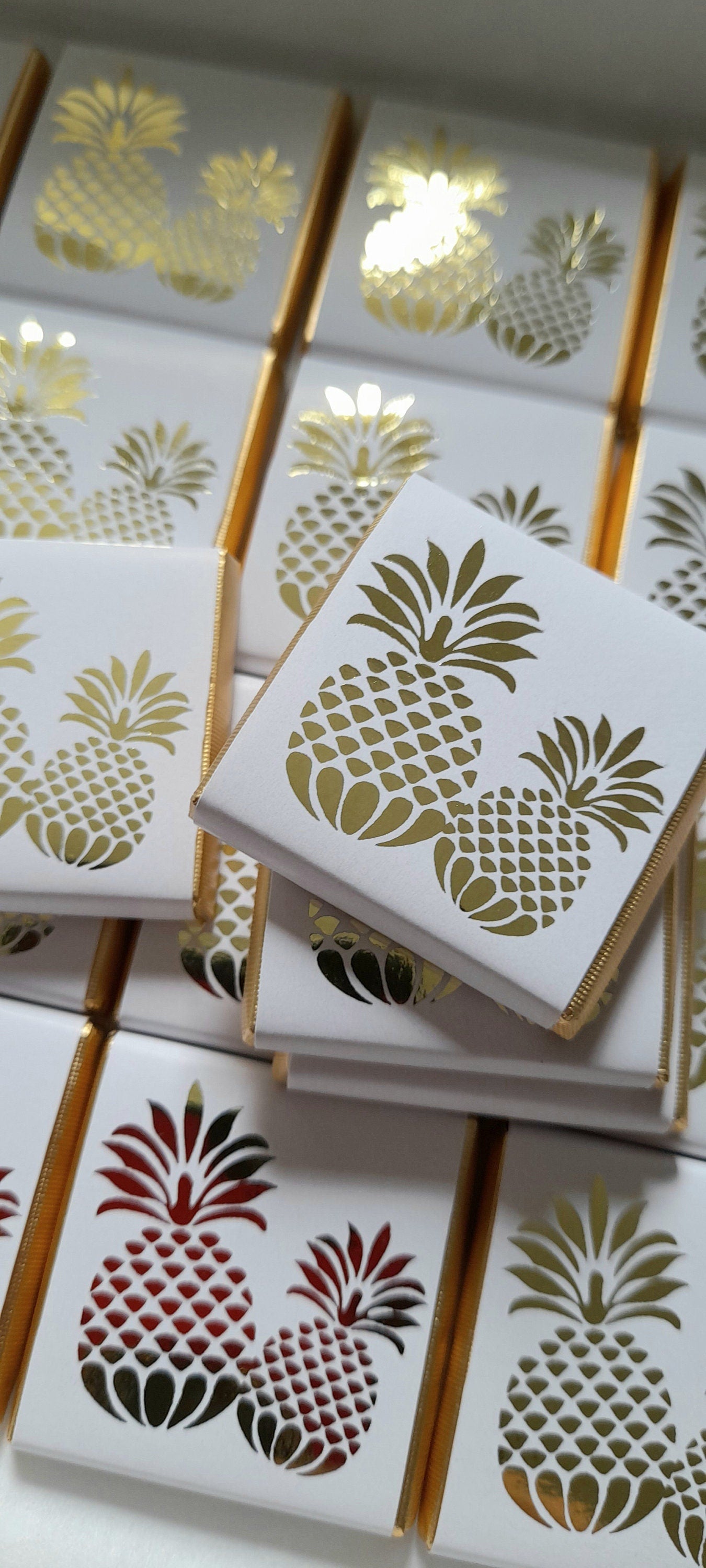 Personalized Golden Pineapple Tropical Party Chocolate Favours – Perfect Guest Favours (Pack of 25)