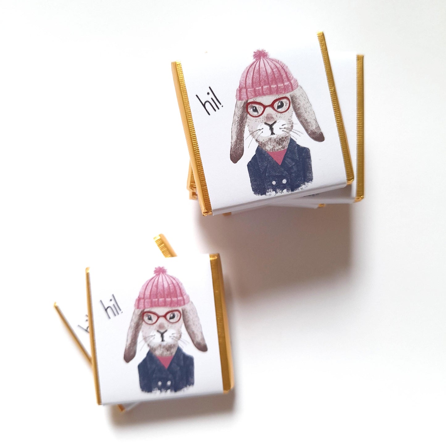 Personalized Hare with Pink Hat Chocolate Favours – Cute Birthday Party Treats (Pack of 25)