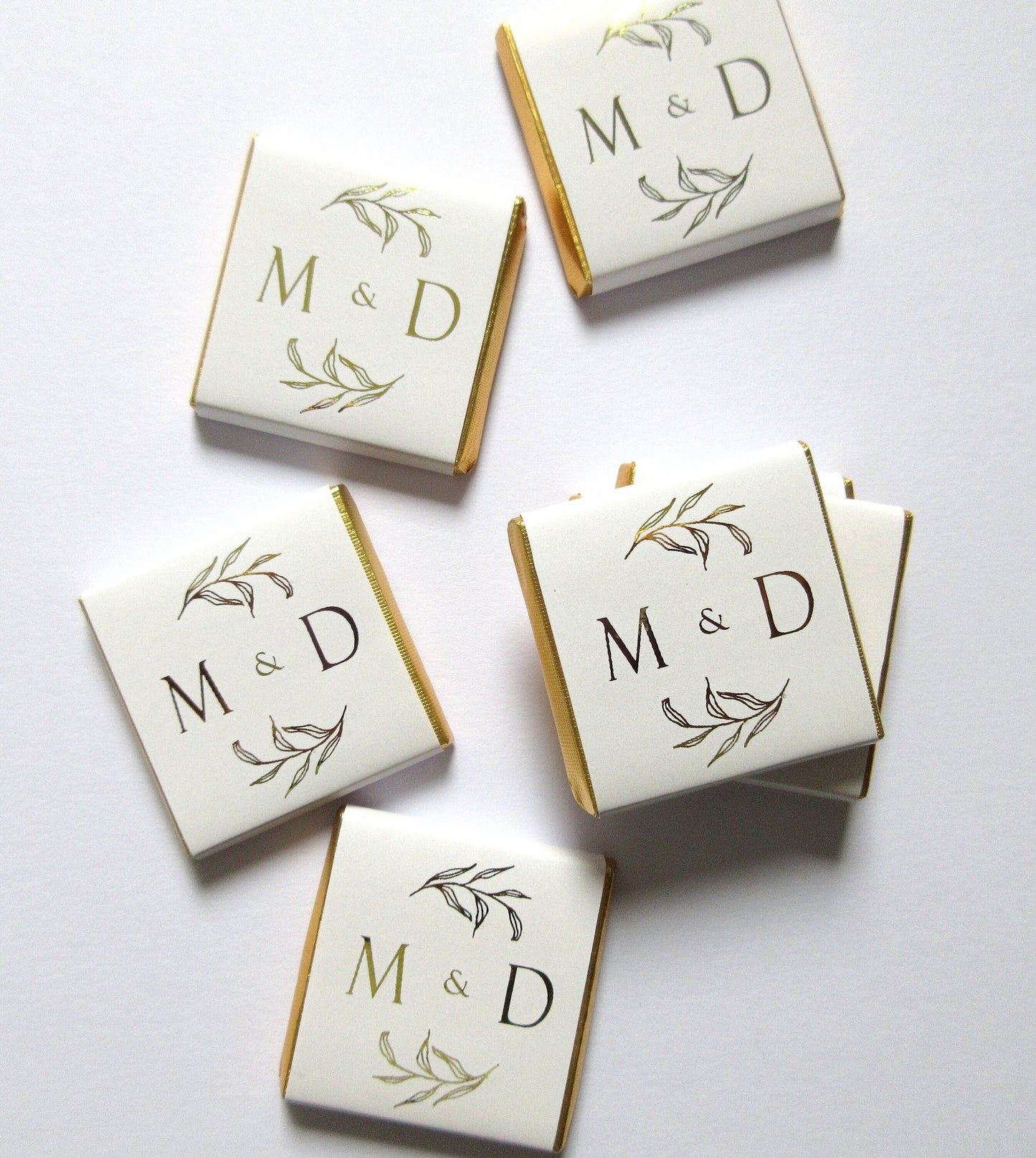 Personalized Wedding Chocolate Favours – Golden Leaves and Initials Design, White & Gold (Set of 25)
