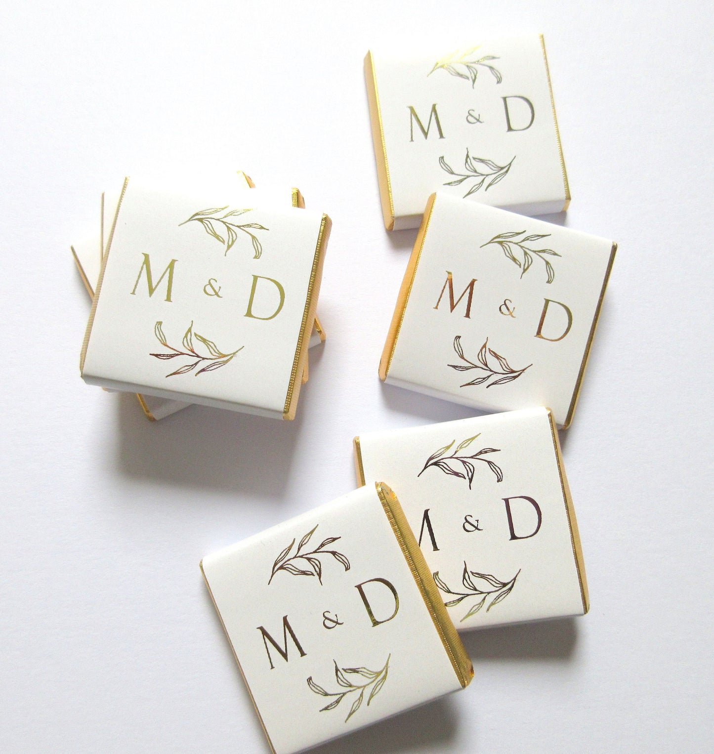Personalized Wedding Chocolate Favours – Golden Leaves and Initials Design, White & Gold (Set of 25)
