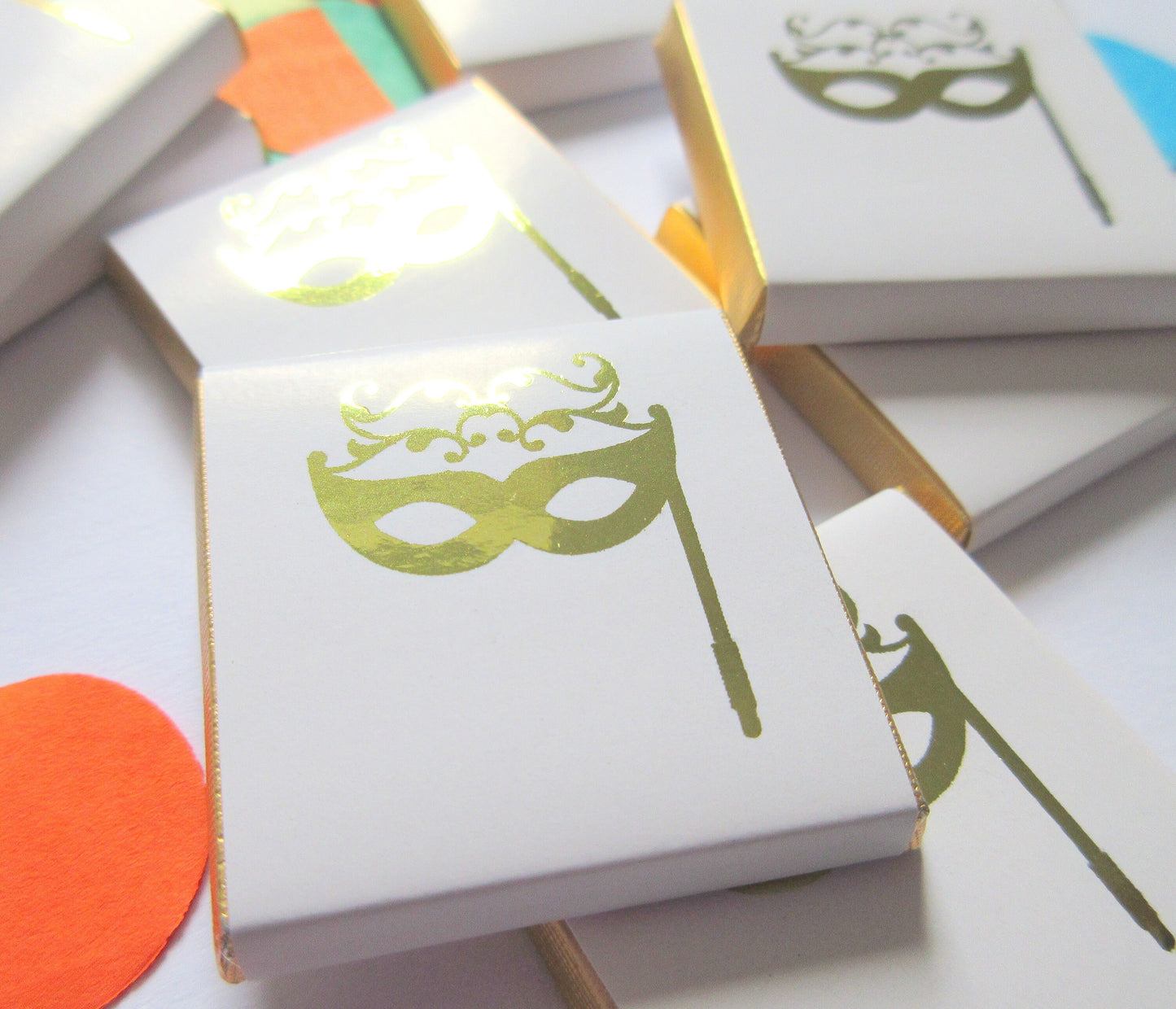 Personalized Masquerade Ball Chocolates – Carnival Party Guests Favours (Pack of 25 pcs)