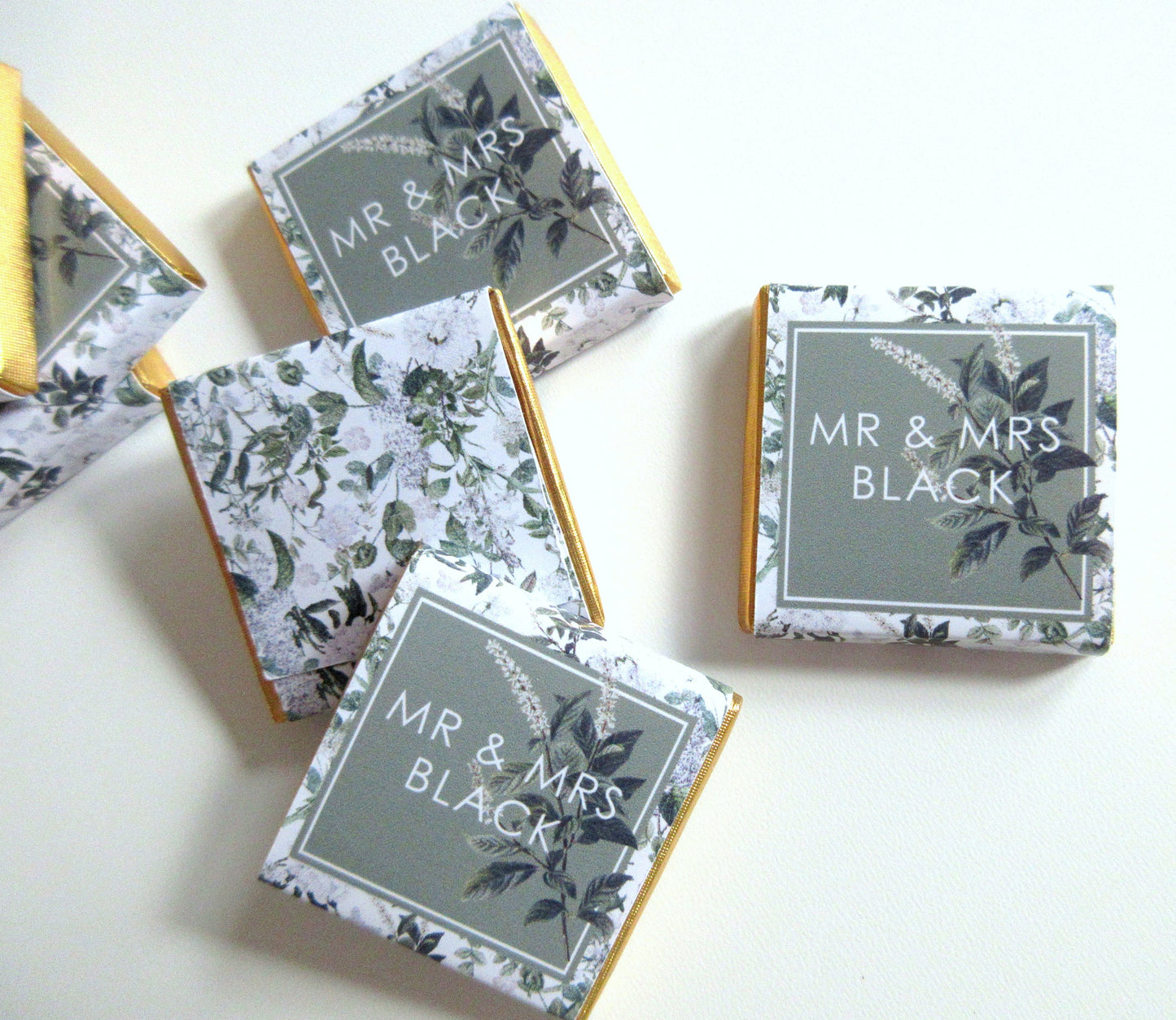 Personalized Green Wedding Chocolate Favours – Custom Guest Favours (Pack of 25)