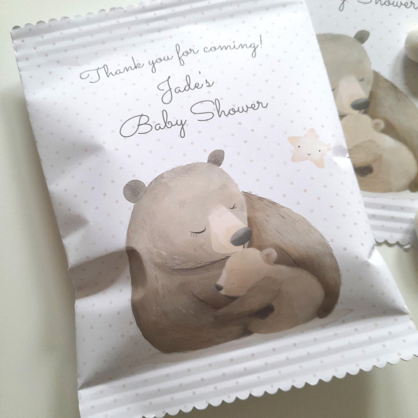 Mama Bear baby shower favour bag – matte-finish paper with cute bear illustration, ‘Thank you for coming!’ text, customised with name and occasion, self-sealing, approx 13 cm × 17 cm, pack of 10