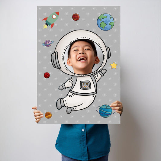 Astronaut Photo Booth Prop – Space Explorer Face Cut-Out (5 mm Foam)
 A lightweight, 5 mm foam, face-in-hole photo prop.
 Ideal for space-themed birthdays, school events, and parties.