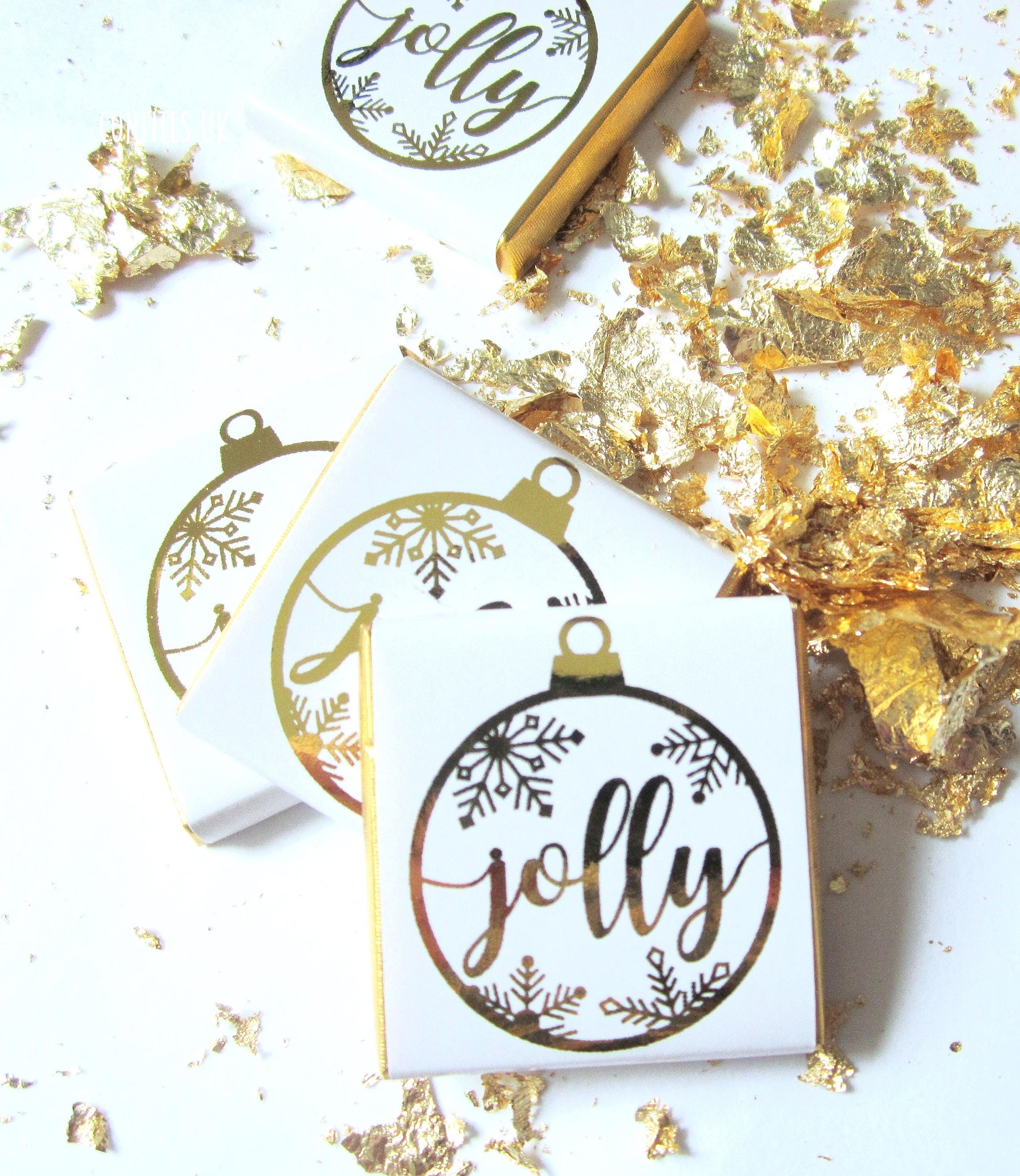 White and Gold Personalised Christmas Chocolates – 25 Pack
Mini chocolates that are personalised, ideal for stocking fillers, table treats, or guest favours.